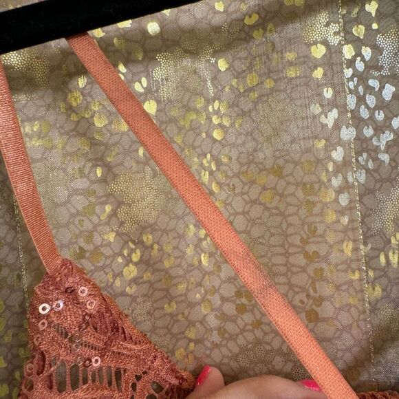 Free People Best Idea Rose Sequin Lace Cropped Handkerchief Hem Cami Small - Picture 6 of 9